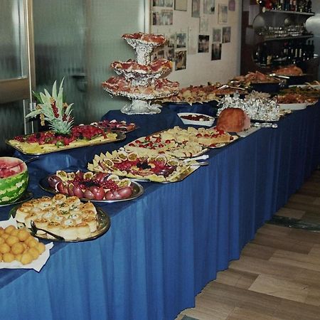Hotel Darsena Cesenatico Kültér fotó