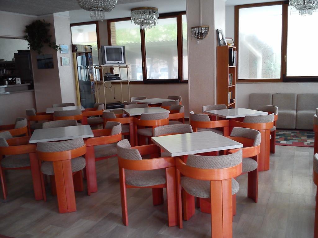 Hotel Darsena Cesenatico Kültér fotó