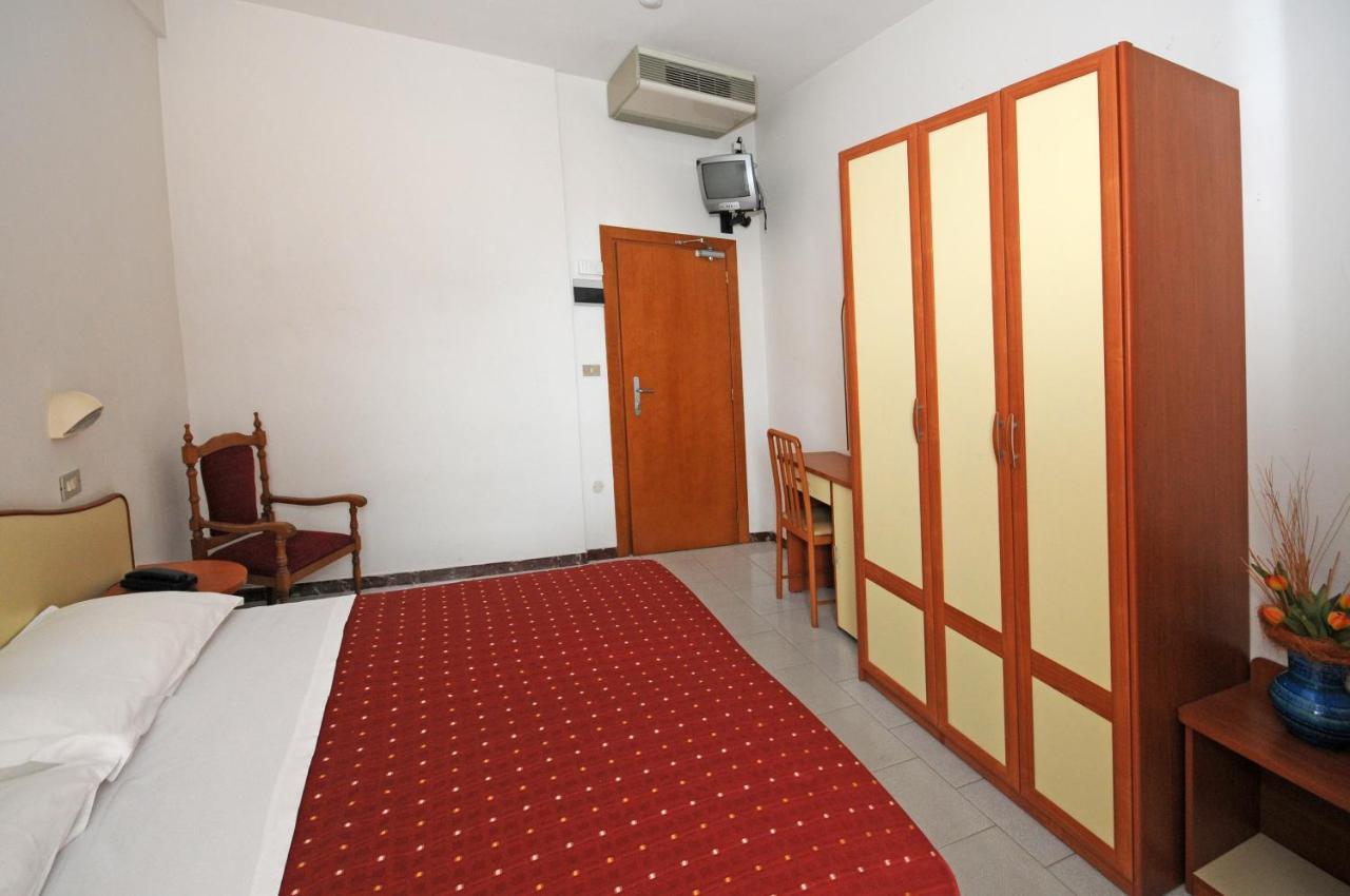 Hotel Darsena Cesenatico Kültér fotó