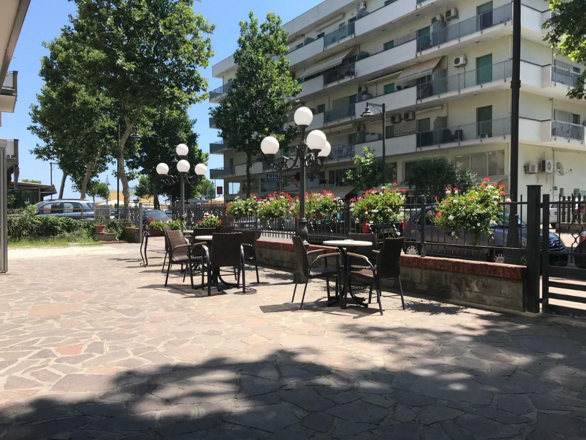Hotel Darsena Cesenatico Kültér fotó